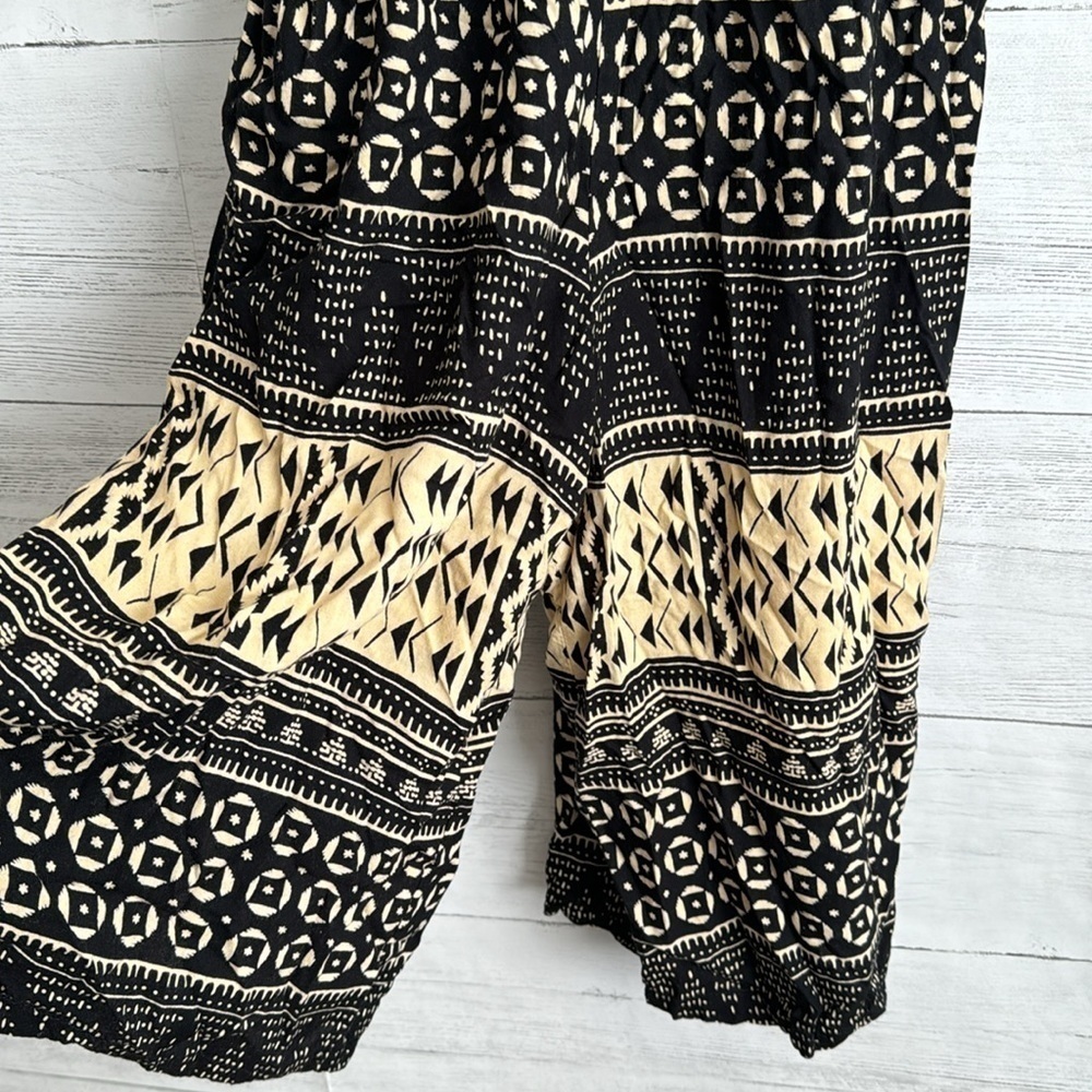 Nostalgia Patterned Capri Romper | SIZE S - Picture 3 of 10
